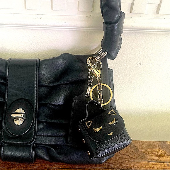 Kitty Bag Charm/Airpod Holder - Picture 6 of 6